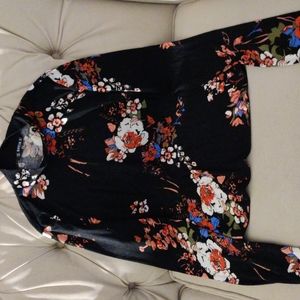Black Floral Top, Juniors L, Shein , New without Tag